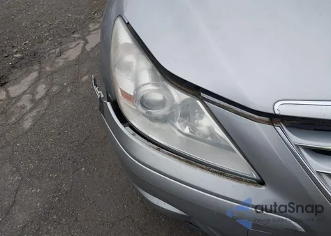 2009 Hyundai Genesis 4.6 из США, поврежденный, VIN KMHGC46FX9U062211